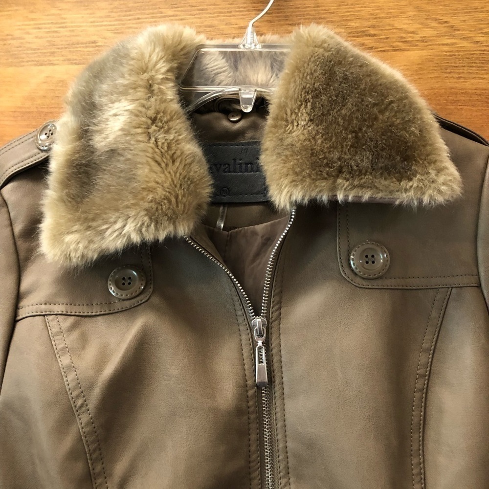 Cavalini/ Woman’s faux Leather Jacket/ removable faux collar/ size M / - Picture 11 of 12